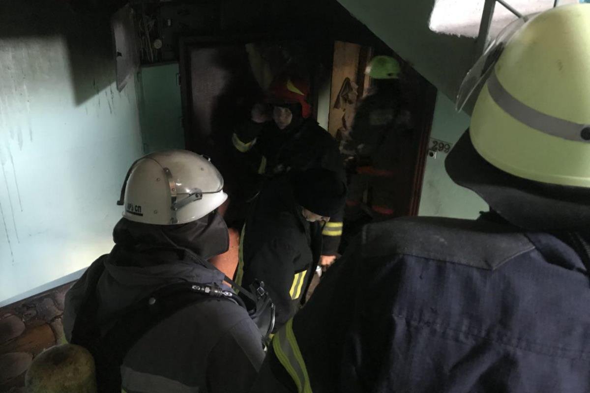 В тушении принимали участие 32 спасателя В тушении принимали участие 32 спасателя