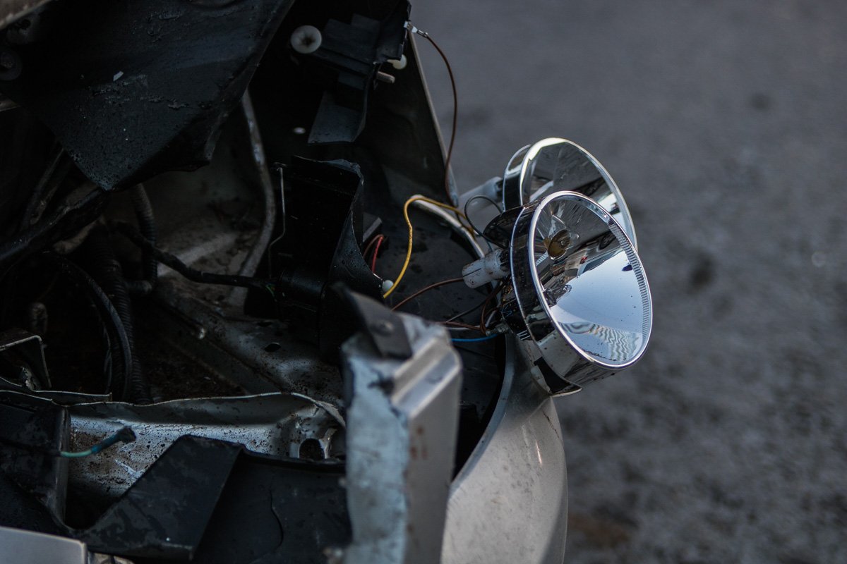 На месте аварии пассажиров и водителей авто нет На месте аварии пассажиров и водителей авто нет