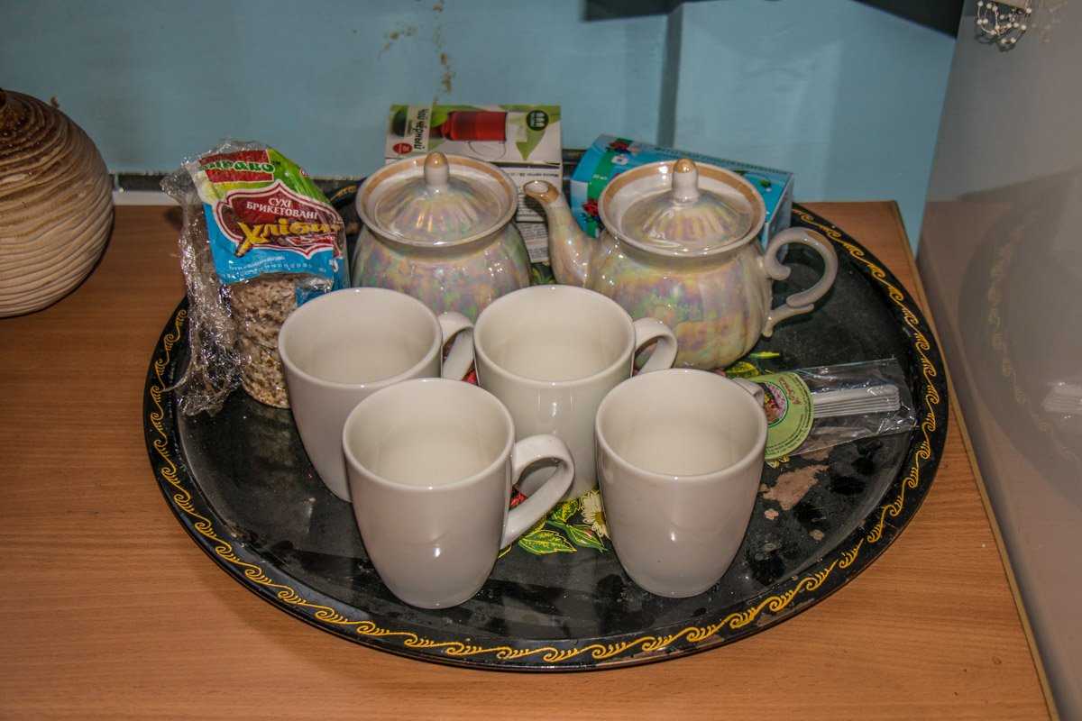 Неказистый перекус - чай и хлебцы