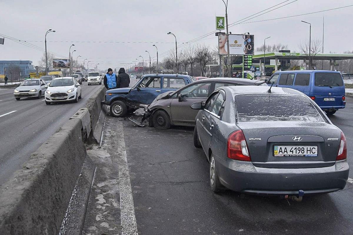 Масштабная авария на Московском мосту