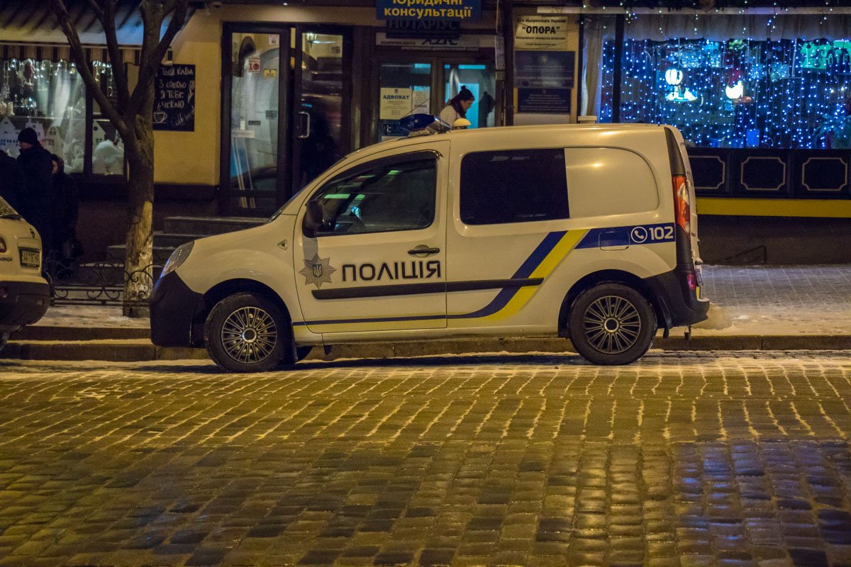 На месте работала полиция