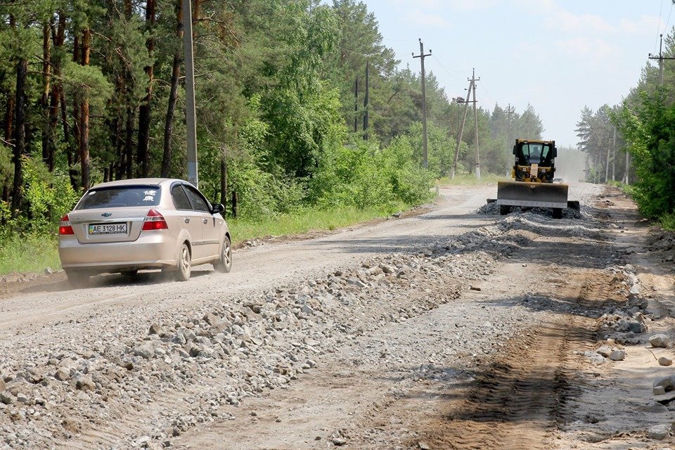 Вольное - Гвардейское. Более 20 км непроезжаемого ранее ничего, которое на глазах становится дорогой
