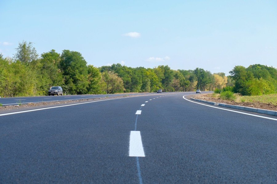 Впервые за годы независимости Украины два областных центра Днепр и Запорожье соединила идеально ровная трасса европейского уровня