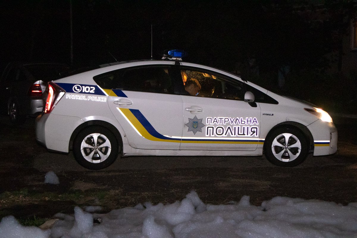 На месте работали спасатели ГСЧС, экипаж патрульной полиции и следственно-оперативная группа На месте работали спасатели ГСЧС, экипаж патрульной полиции и следственно-оперативная группа