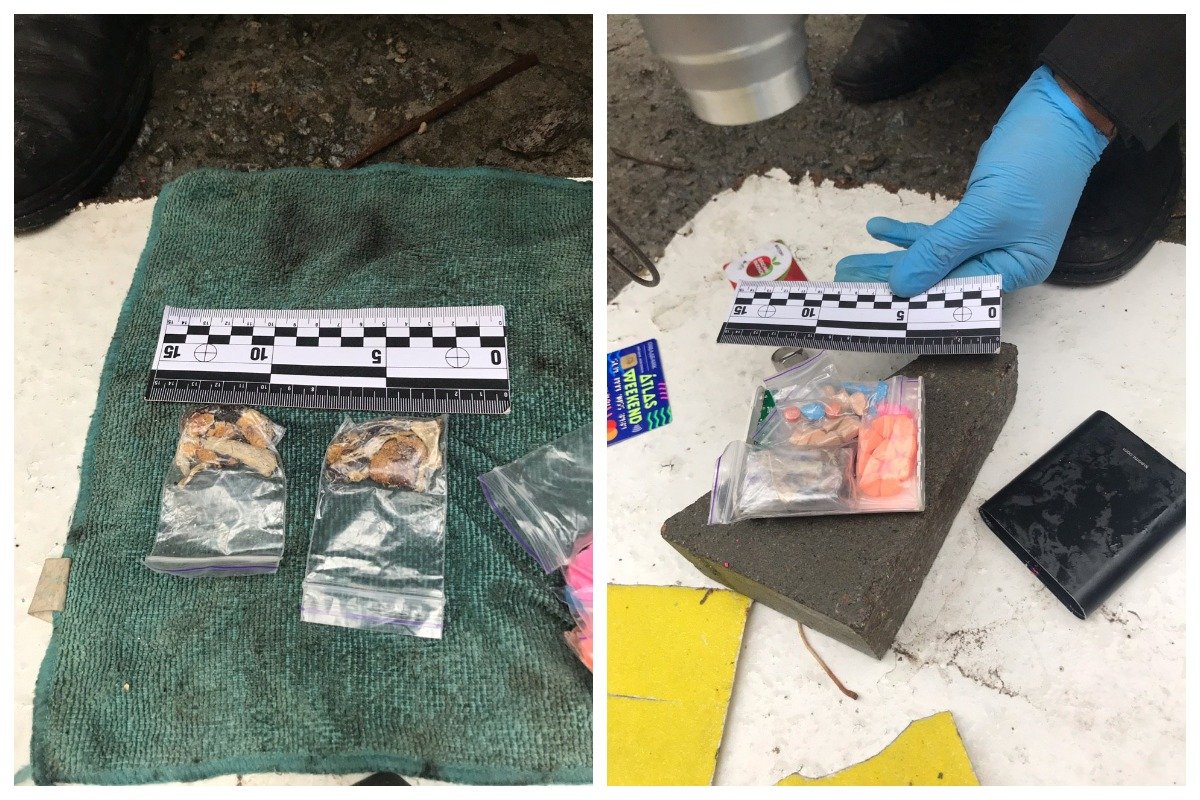 Часть наркотиков мужчина пытался выбросить при понятых и убежать