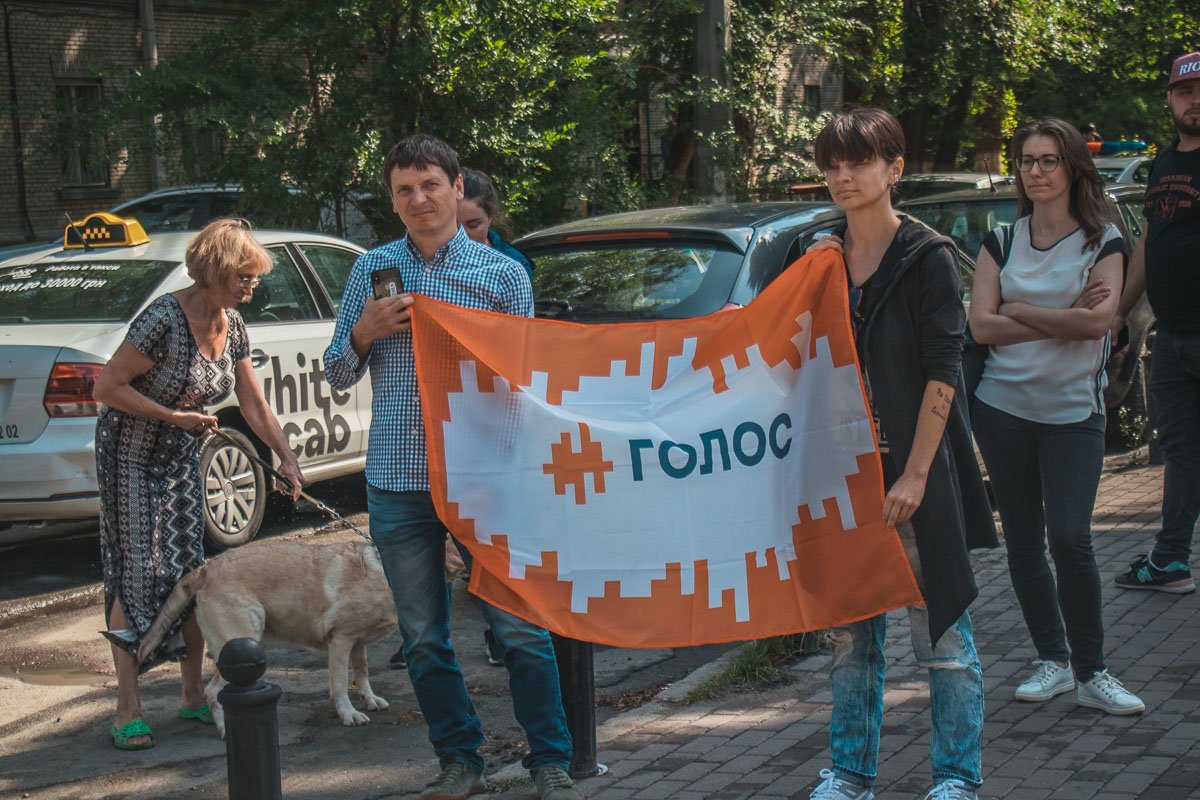 Телеканал NewsOne связывают с главой политсовета партии "Оппозиционная платформа - За жизнь" Виктором Медведчуком Телеканал NewsOne связывают с главой политсовета партии "Оппозиционная платформа - За жизнь" Виктором Медведчуком