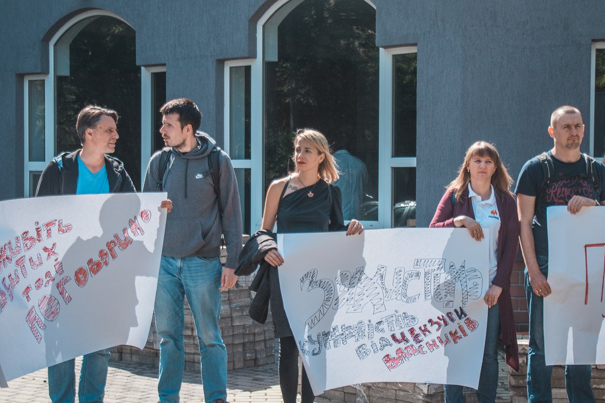 Российский журналист и телеведущий Дмитрий Киселев заявил, что «откровенный разговор между простыми людьми уже давно назрел» Российский журналист и телеведущий Дмитрий Киселев заявил, что «откровенный разговор между простыми людьми уже давно назрел»