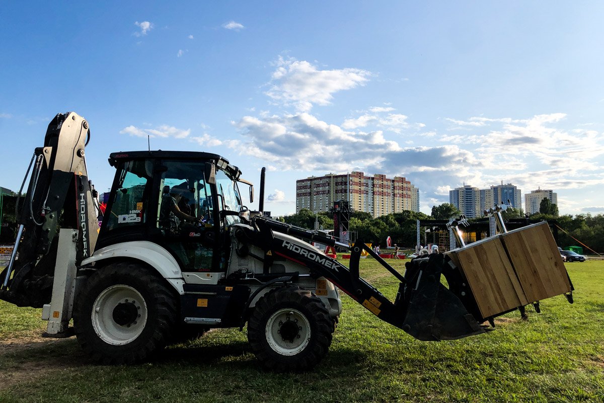 Продолжаются последние приготовления 