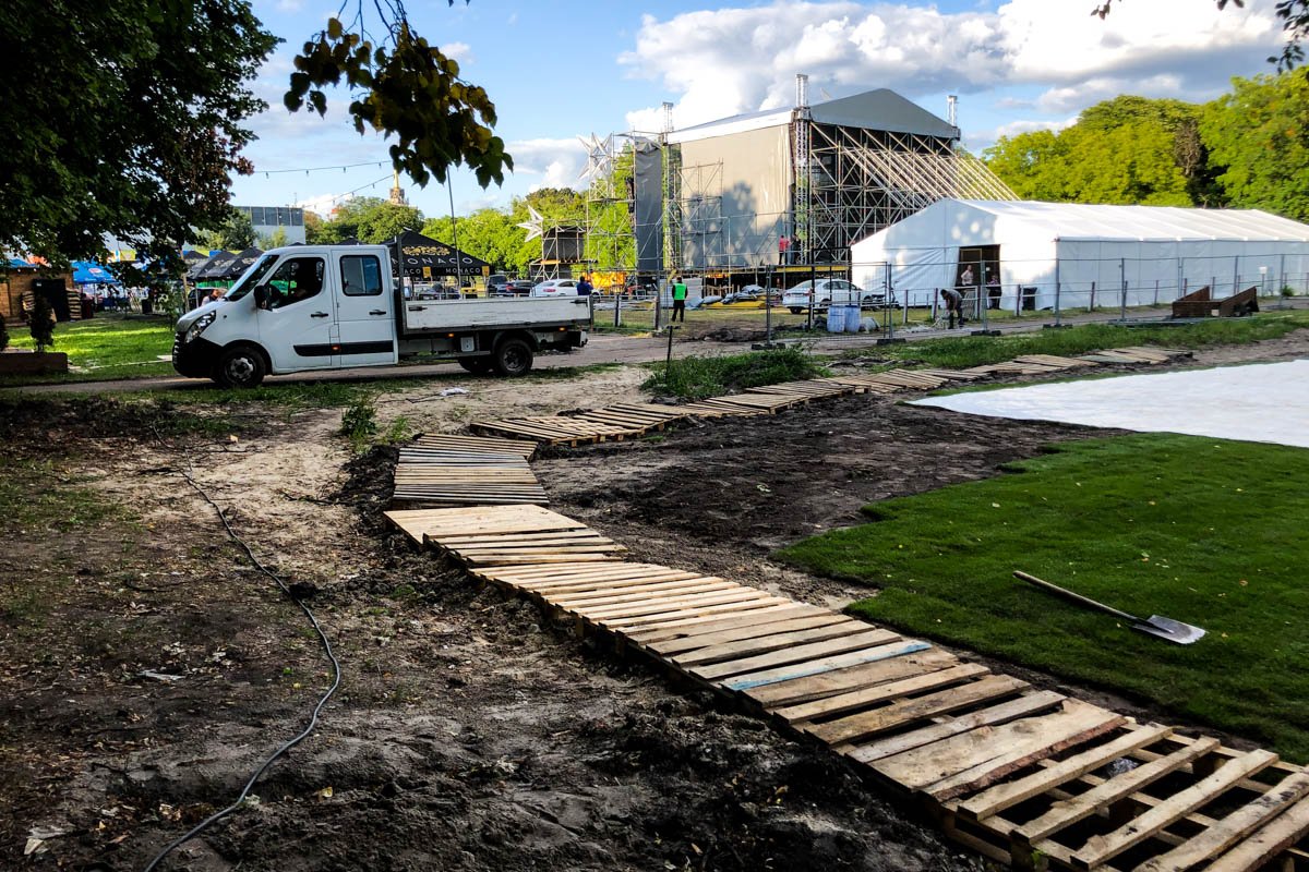 В этом году фестивальщиков ожидает совсем не жаркая погода