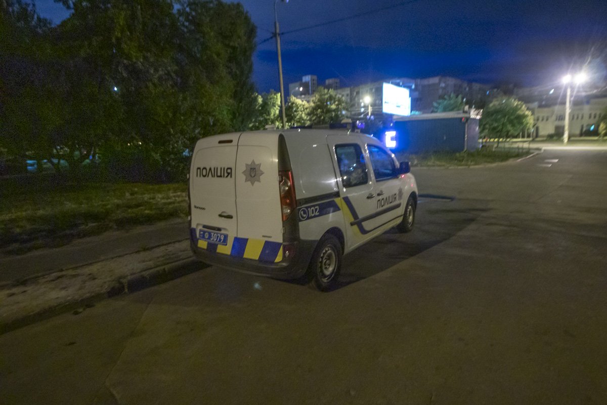 По словам соседей, погибший злоупотреблял алкоголем По словам соседей, погибший злоупотреблял алкоголем