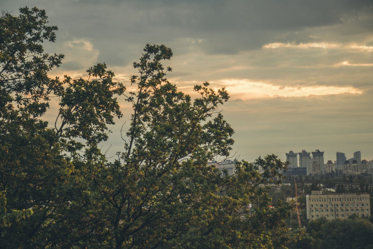 Киев просыпается Киев просыпается