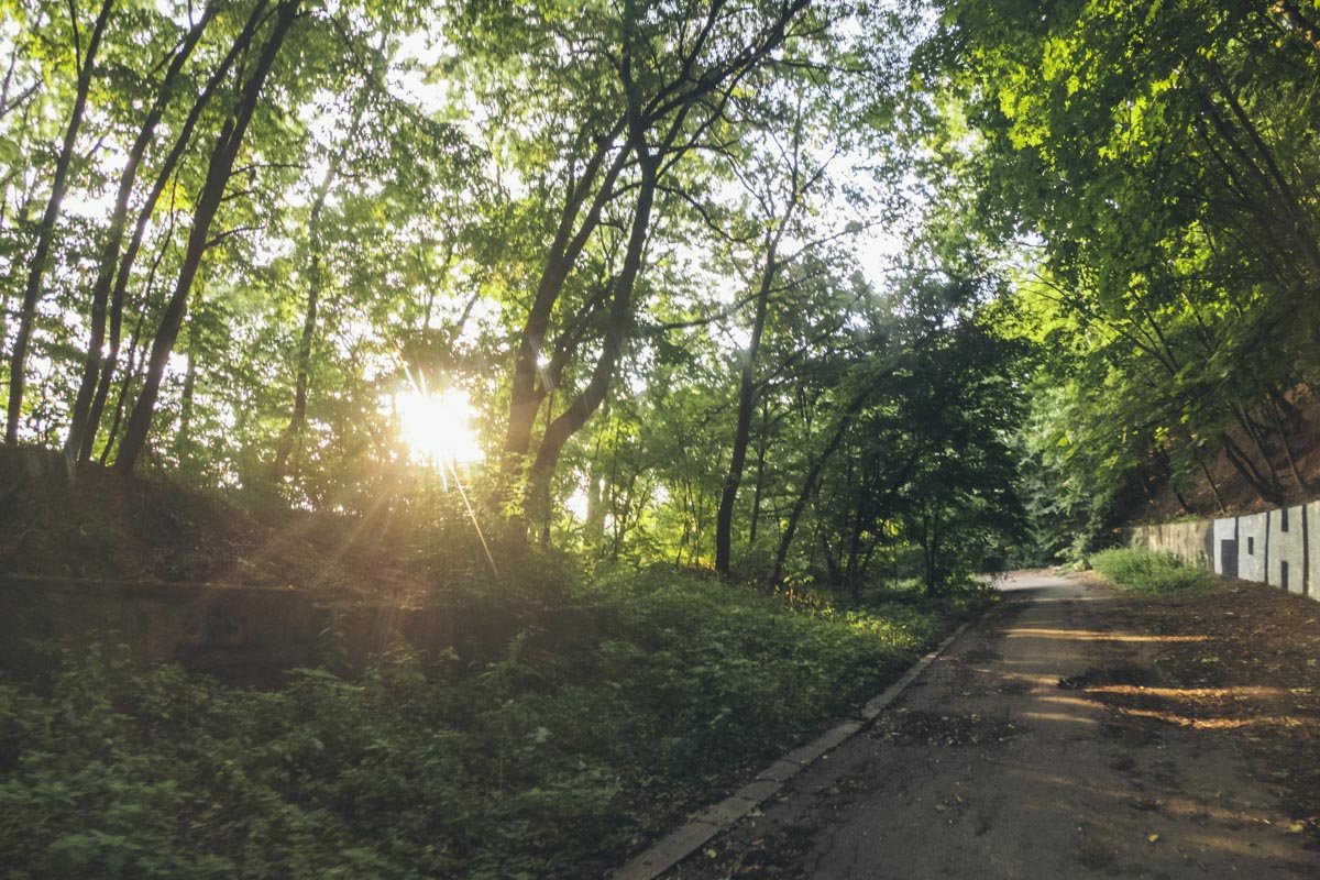 Лысая гора удивительна своими пейзажами и мистическими историями Лысая гора удивительна своими пейзажами и мистическими историями