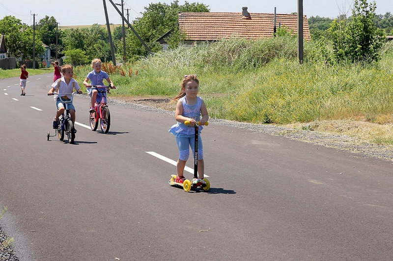 Новая дорога в селе Старовишневецкое Синельниковского района