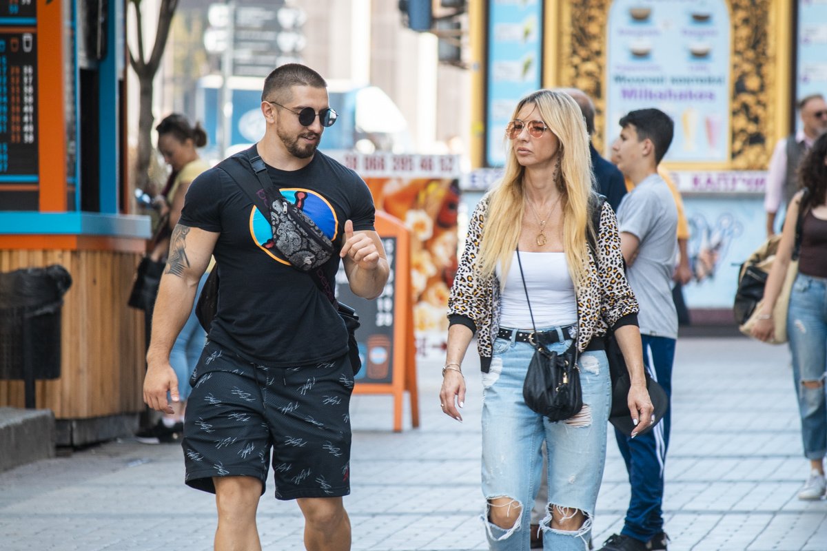 Когда не постеснялся подойти первым Когда не постеснялся подойти первым