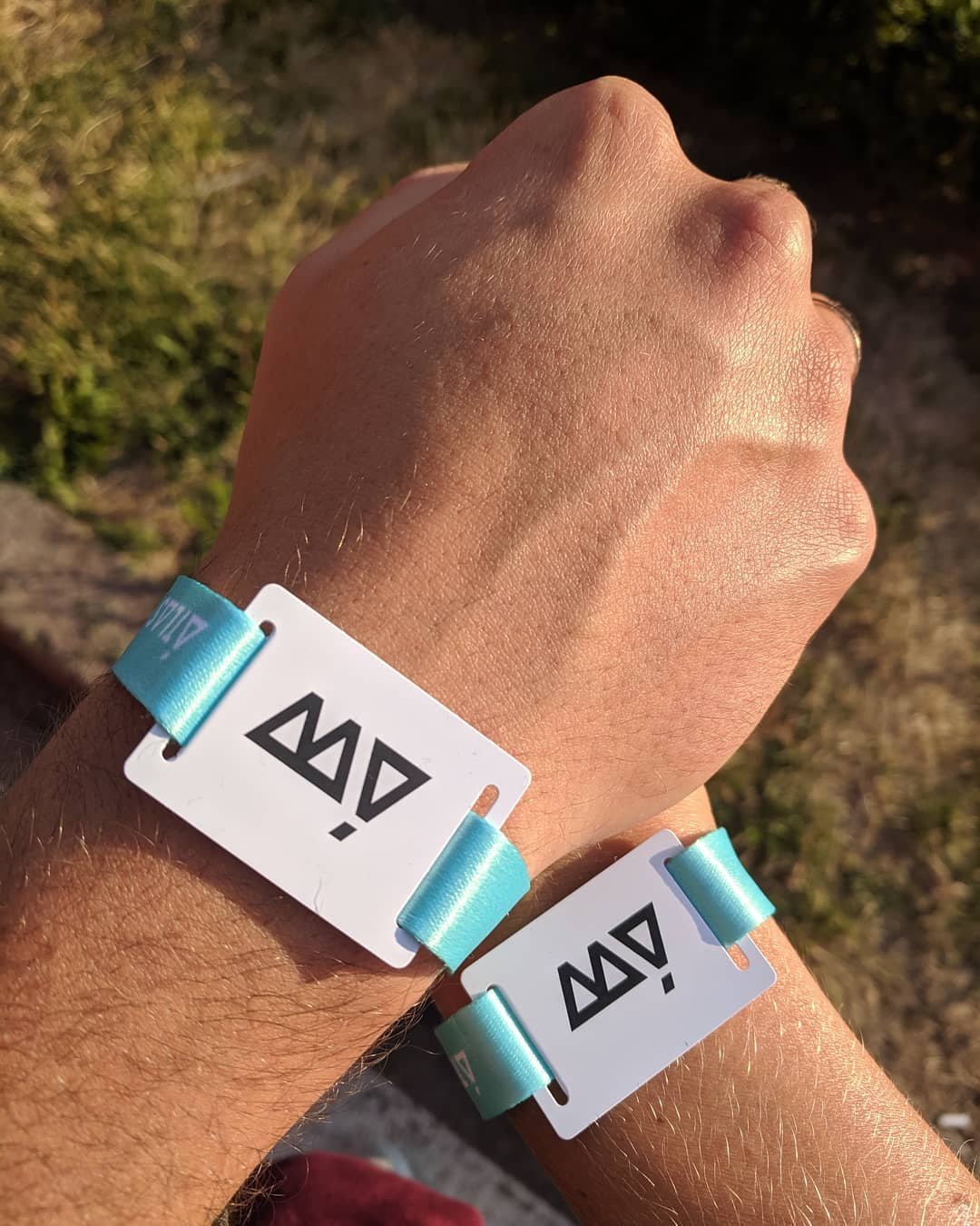 Если театр начинается с вешалки, то Atlas - с контрольного бейджа. Фото от @biorap21