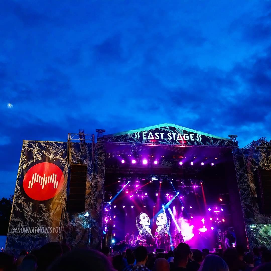 Об уровне концерта можно судить хотя бы потому, что даже небо становилось частью сцены. Подметила это @a.bytkivska