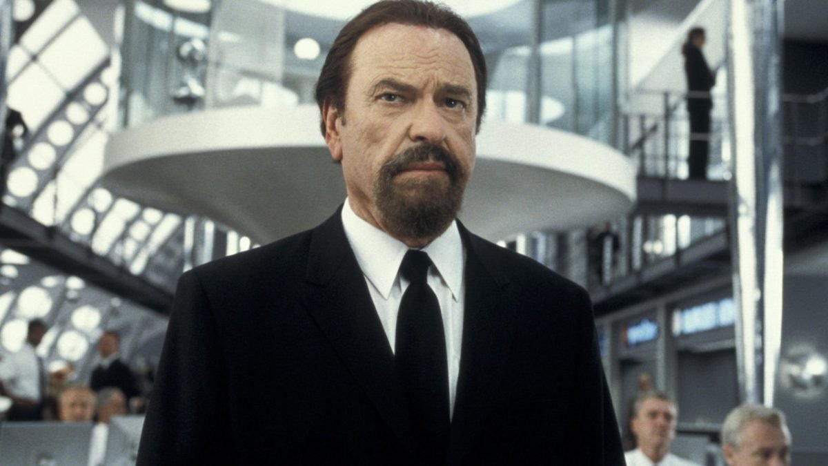 Самой знаменитой ролью Рипа Торна стал глава Людей в Черном из одноименного фильма Самой знаменитой ролью Рипа Торна стал глава Людей в Черном из одноименного фильма