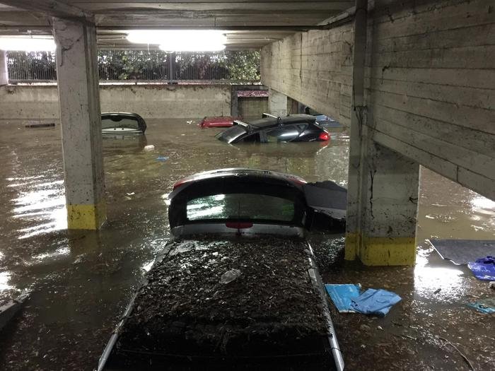 Из-за града в Италии пострадали 18 человек Из-за града в Италии пострадали 18 человек