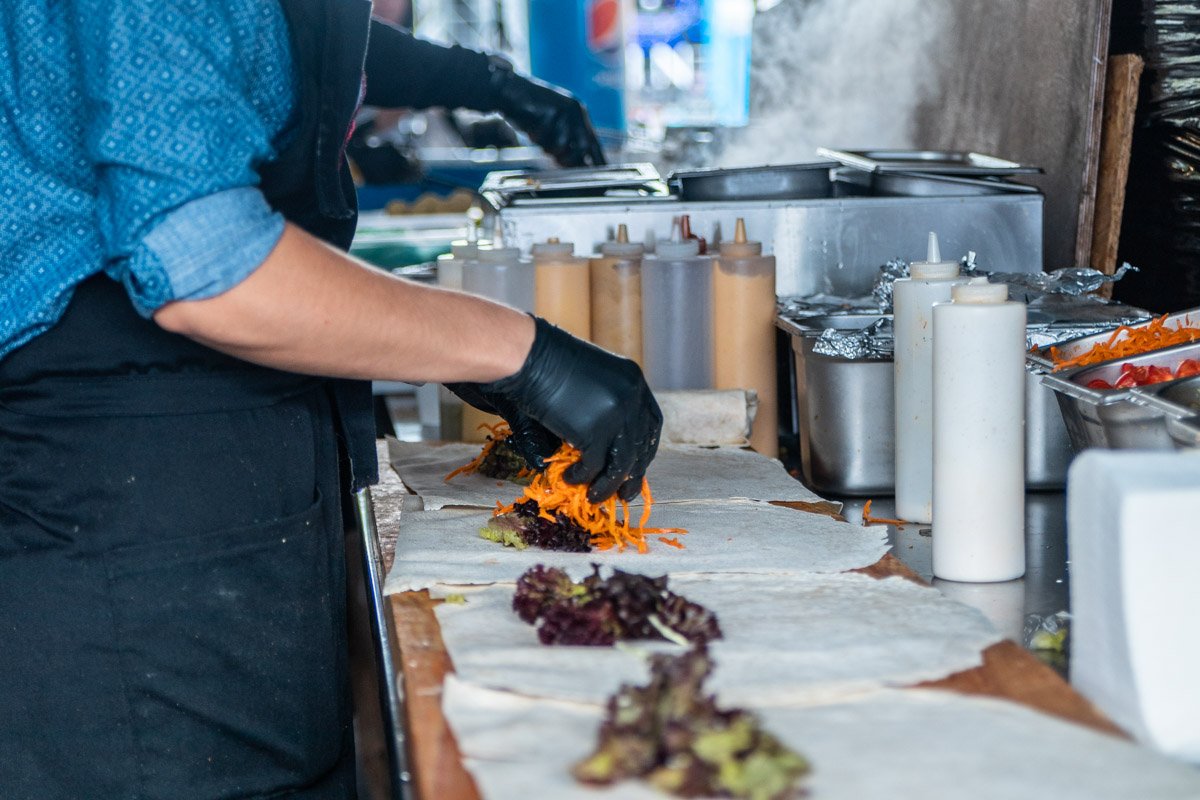 Ну какой фудкорт без шаурмы?