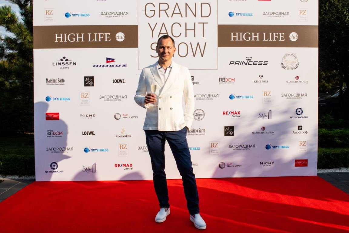 Oснователь клуба Валерий Захаров Oснователь клуба Валерий Захаров