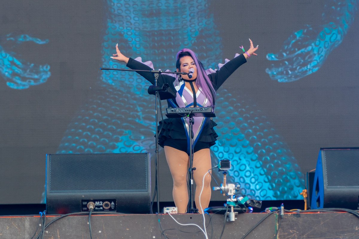 Netta на сцене была одна, но заполнила всю ее своей харизмой!