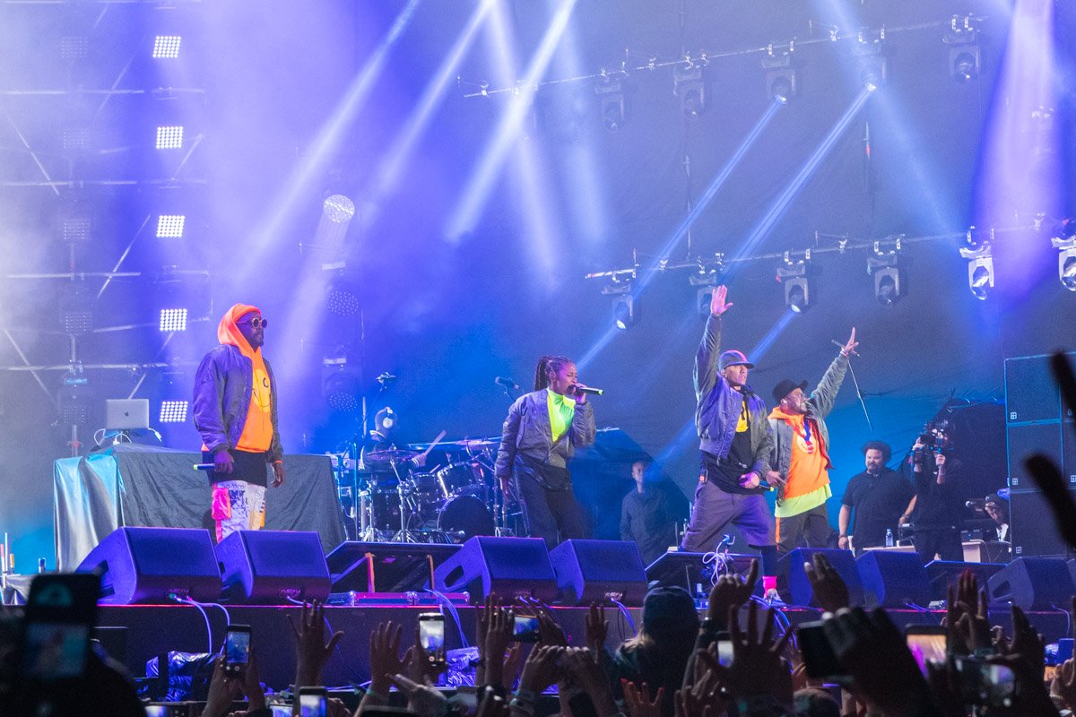 У них сменилась вокалистка, но это абсолютно не поменяло их умение зажигать миллионы сердец!