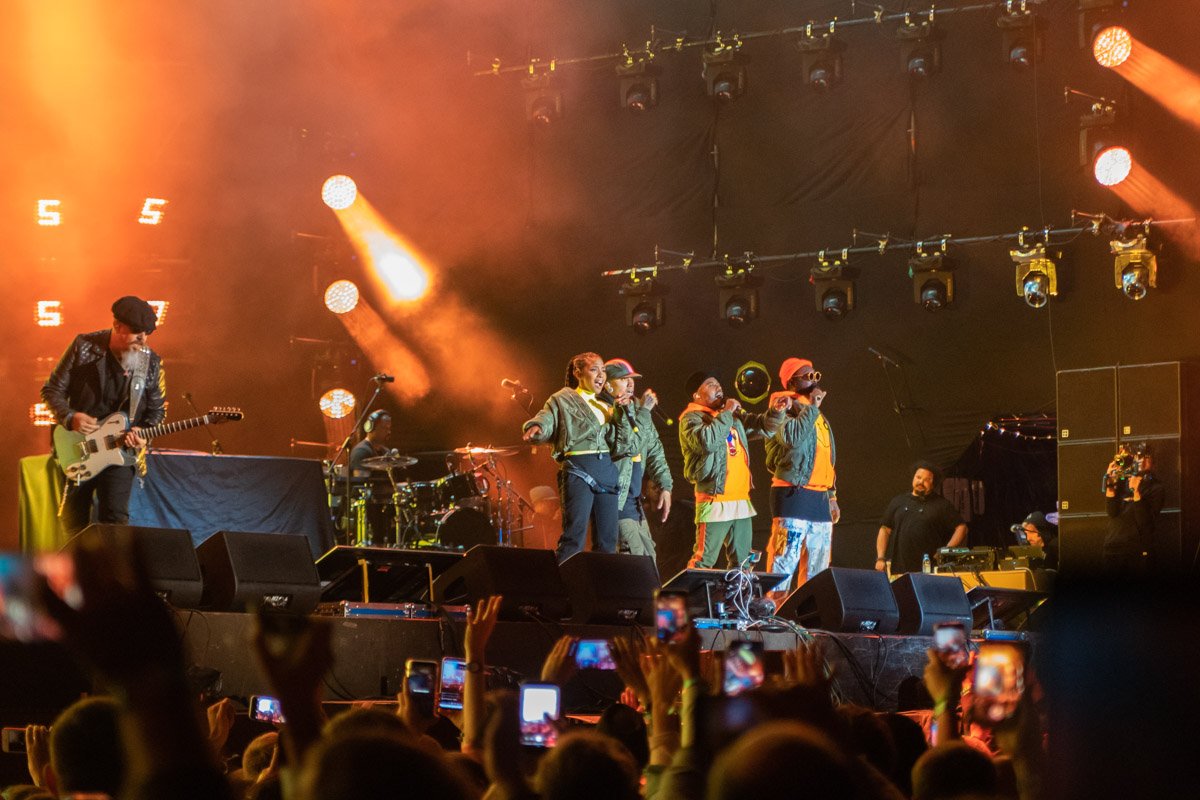 Любимы песни звучали вживую. Спасибо The Black Eyed Peas!