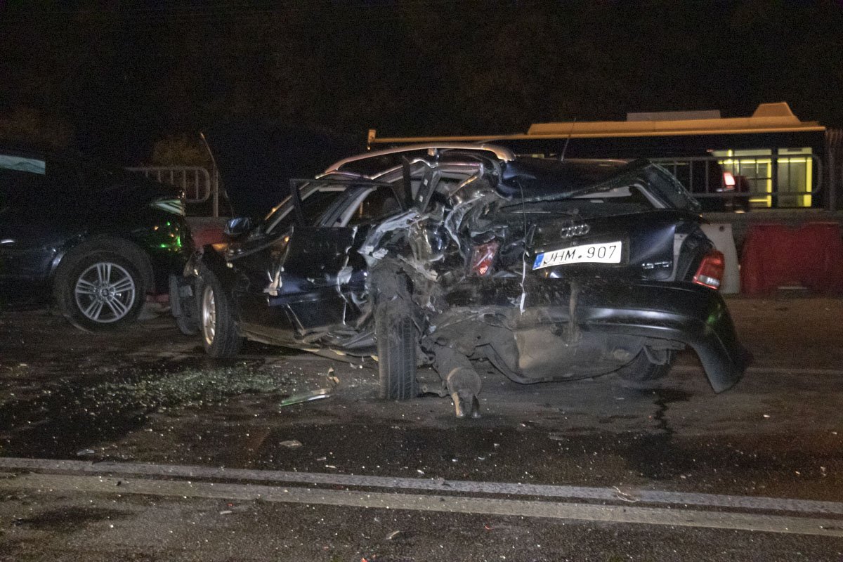 В салоне Audi не сработали подушки безопасности 