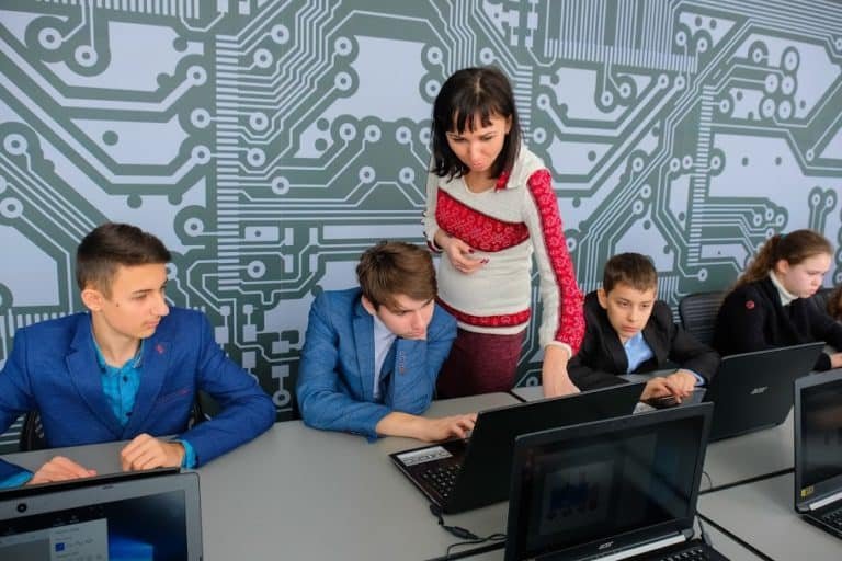 Кто в Украине учит детей собирать ракеты и как за год построить восемь школ робототехники 2