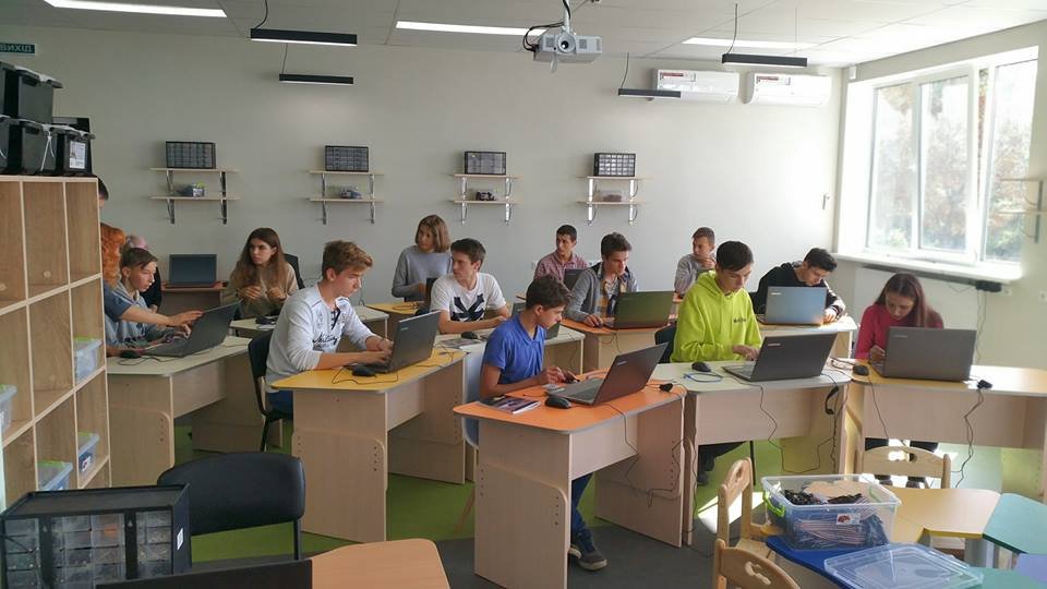 Кто в Украине учит детей собирать ракеты и как за год построить восемь школ робототехники 5