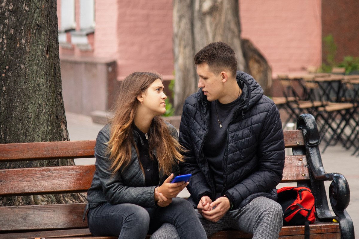 Когда она так смотрит, как можно обижаться? Когда она так смотрит, как можно обижаться?