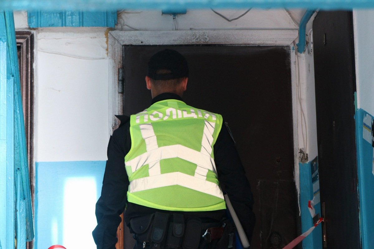 На месте работают правоохранители 