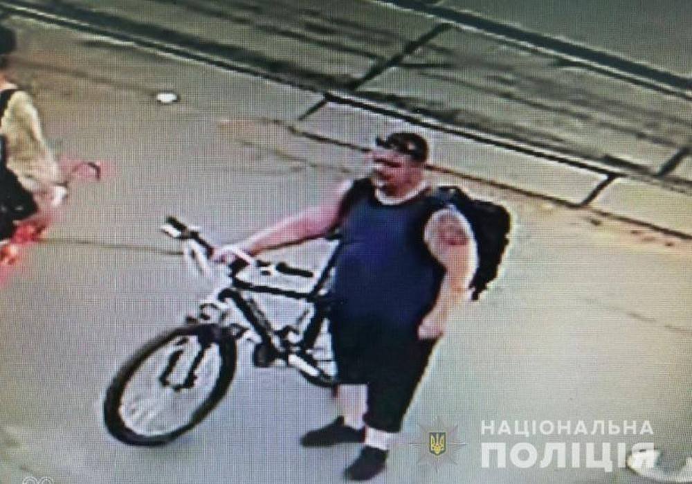 Мужчина сбил ребенка и сбежал Мужчина сбил ребенка и сбежал