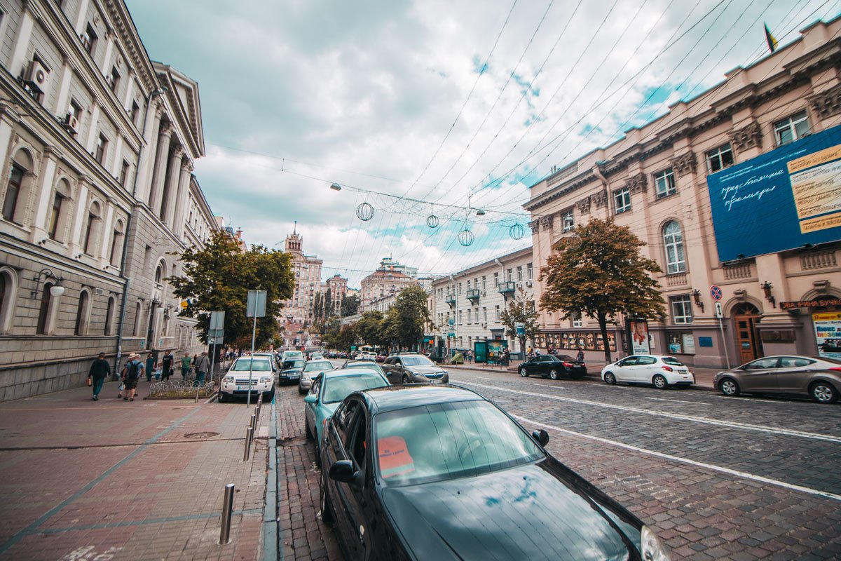 Гости прогуляются местами, где проходила демонстрация 1 мая 1986 года 