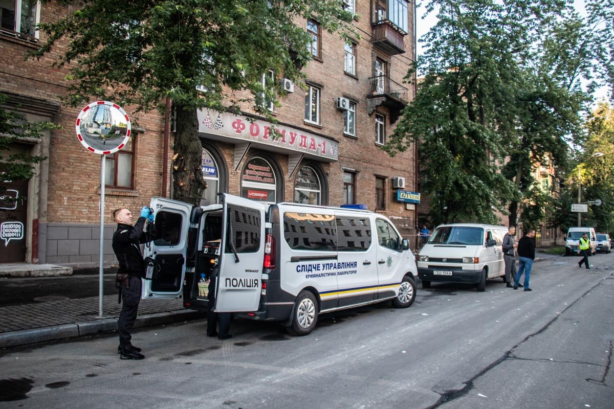 По состоянию на 6:00 на месте еще работает следственно-оперативная группа По состоянию на 6:00 на месте еще работает следственно-оперативная группа