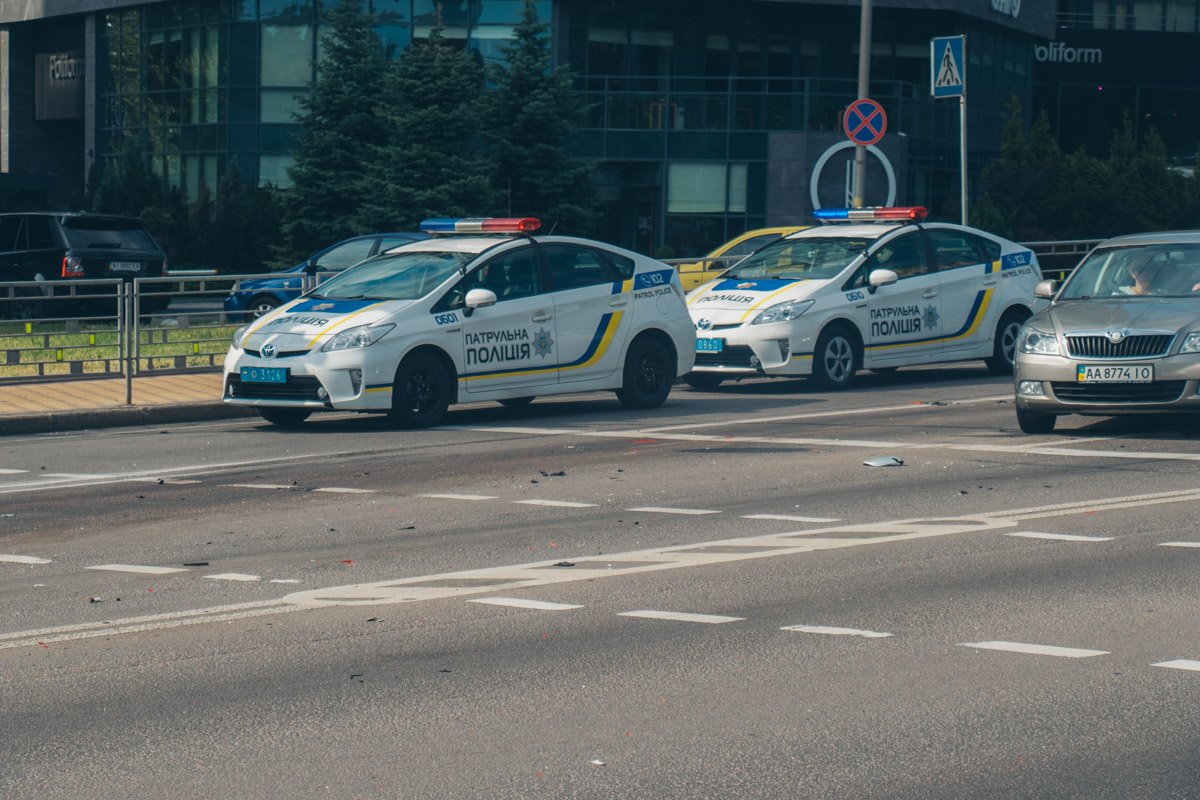 На месте работали полицейские, спасатели и медики