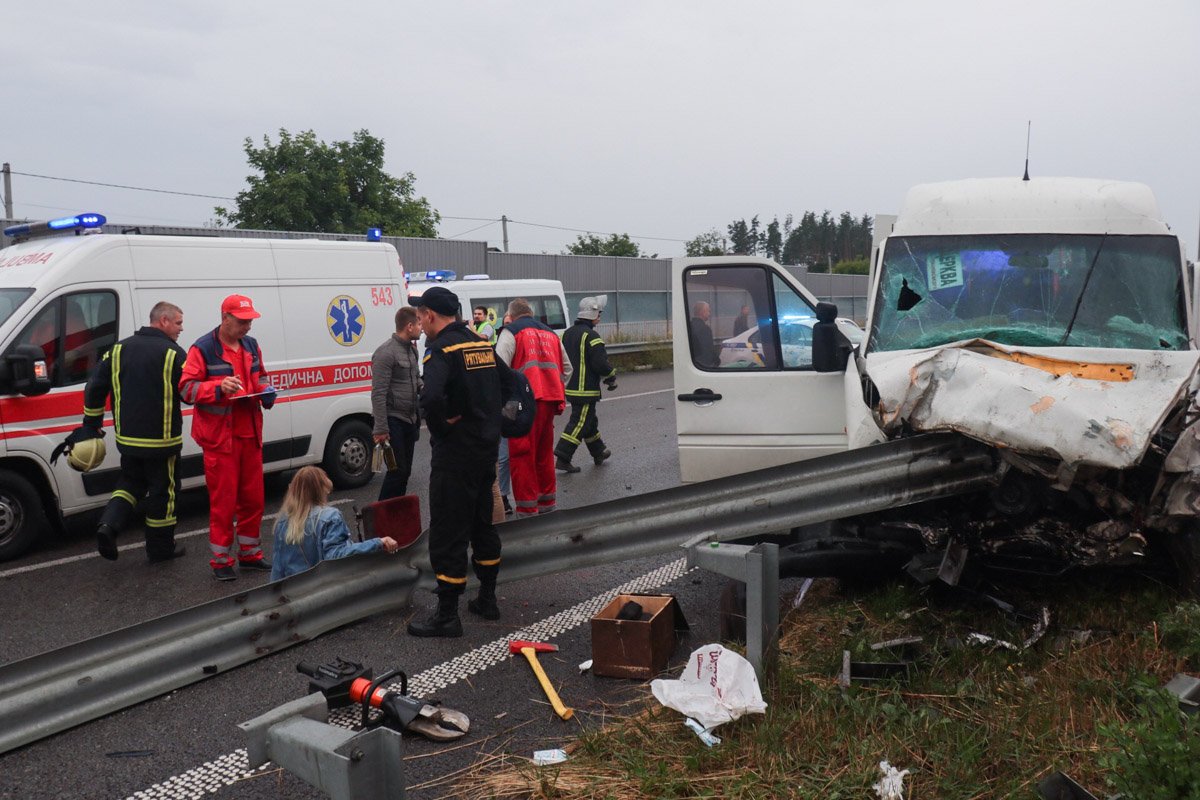 Движение по трассе затруднено 