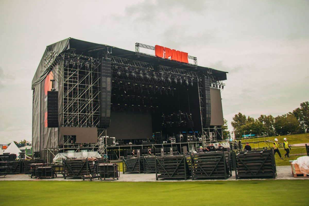 Главная сцена почти готова