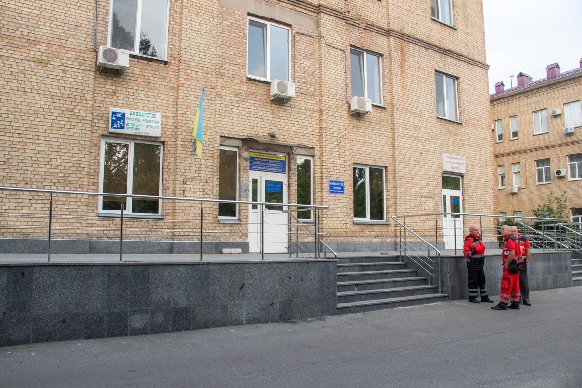 В роддом Дарницкого района доставили новорожденную девочку