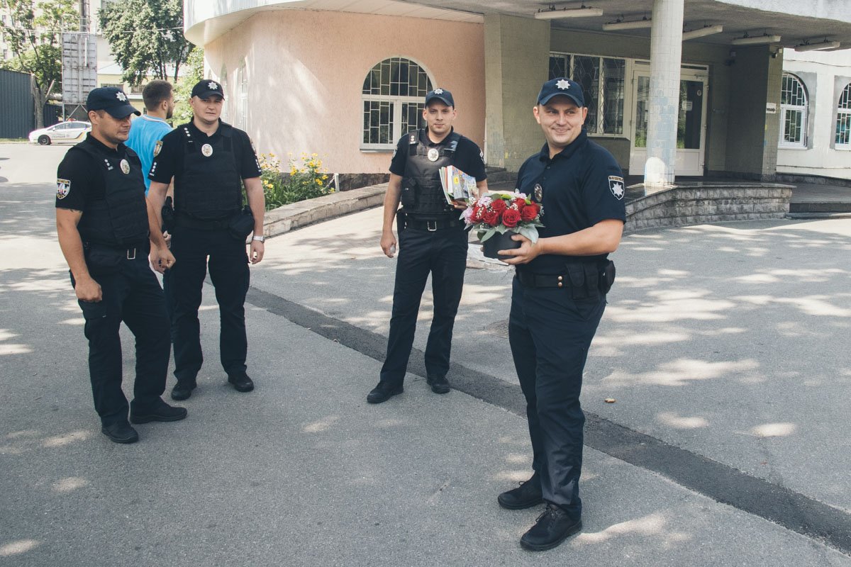 Экипаж патрульной полиции, который помог роженице вовремя добраться до роддома