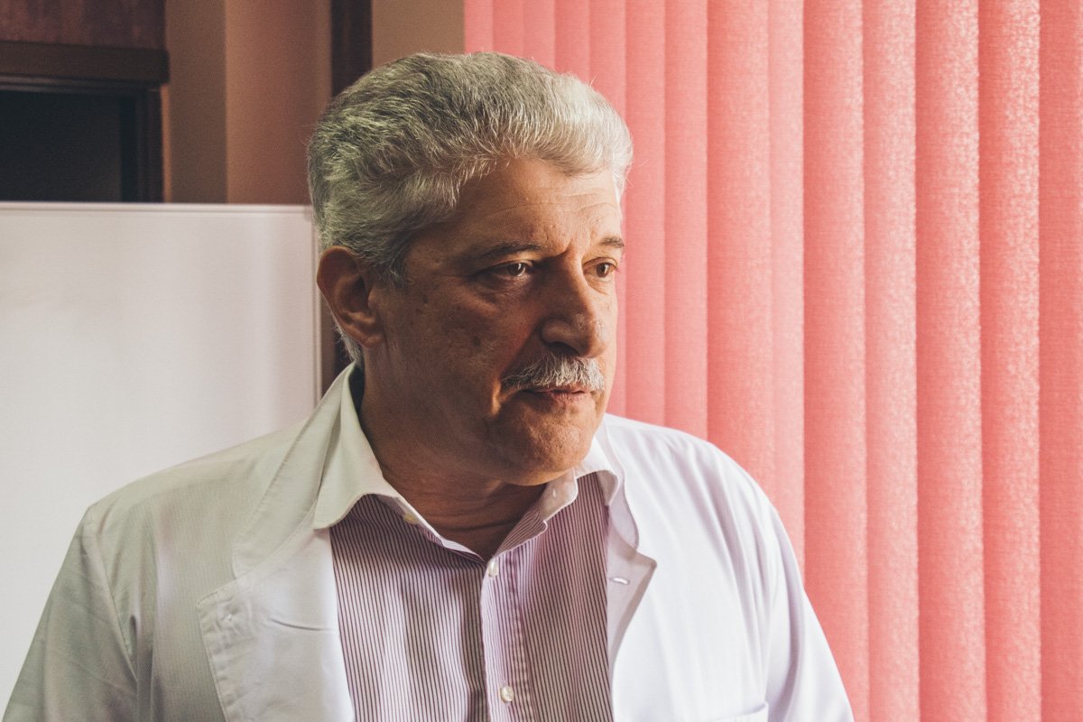 Главный врач роддома Дмитрий Говсеев отметил вклад полицейских