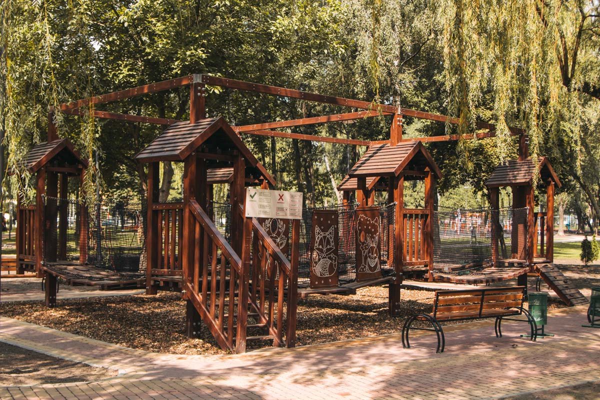 Веревочный аттракцион - для детей постарше