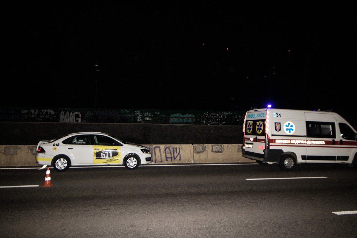 Мужчину осмотрели на месте. От госпитализации он отказался