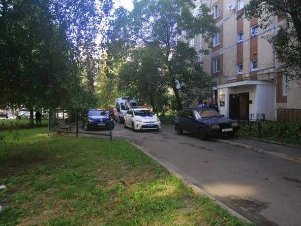 В Киеве женщина нашла свою подругу на балконе в крови В Киеве женщина нашла свою подругу на балконе в крови
