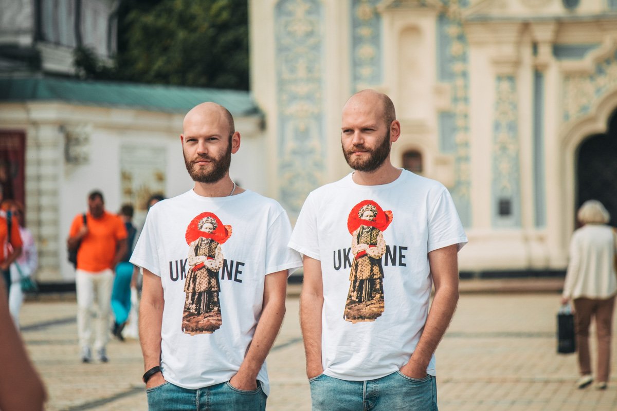 Еще же не вечер пятницы, почему их ДВА? Еще же не вечер пятницы, почему их ДВА?