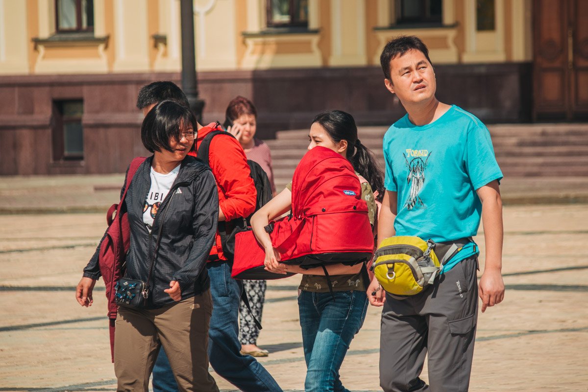 Правильно, малыш с рождения должен смотреть на все прекрасное. На Киев, например Правильно, малыш с рождения должен смотреть на все прекрасное. На Киев, например