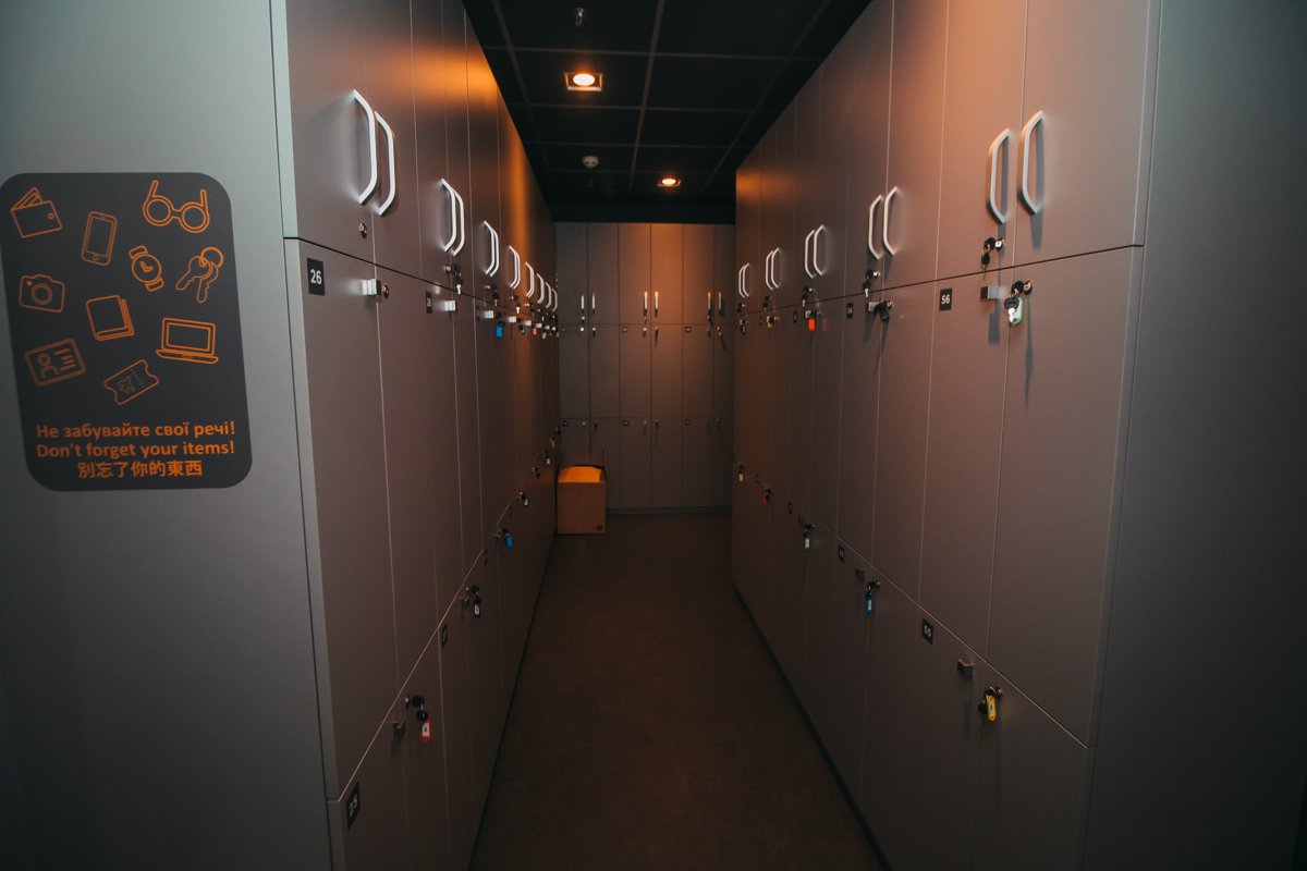 Свои вещи можно будет оставить в специальных шкафчиках