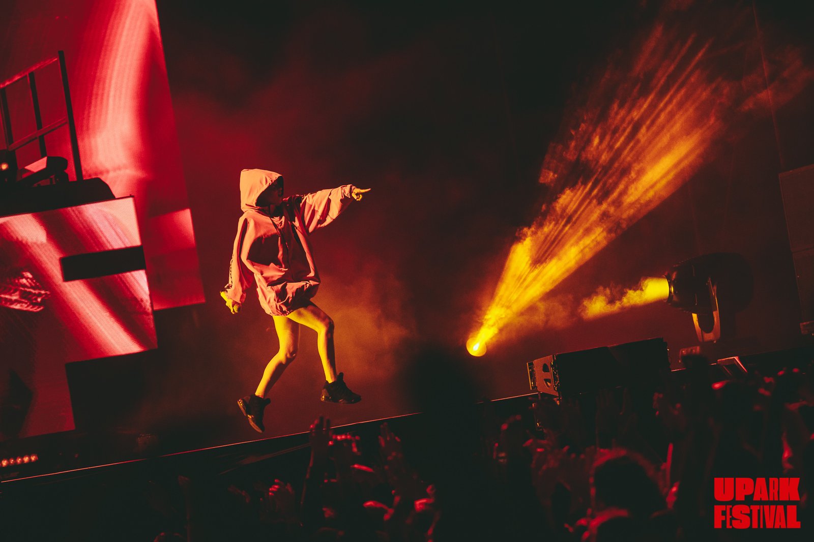 А вот Die Antwoord времени на отдых практически не давали