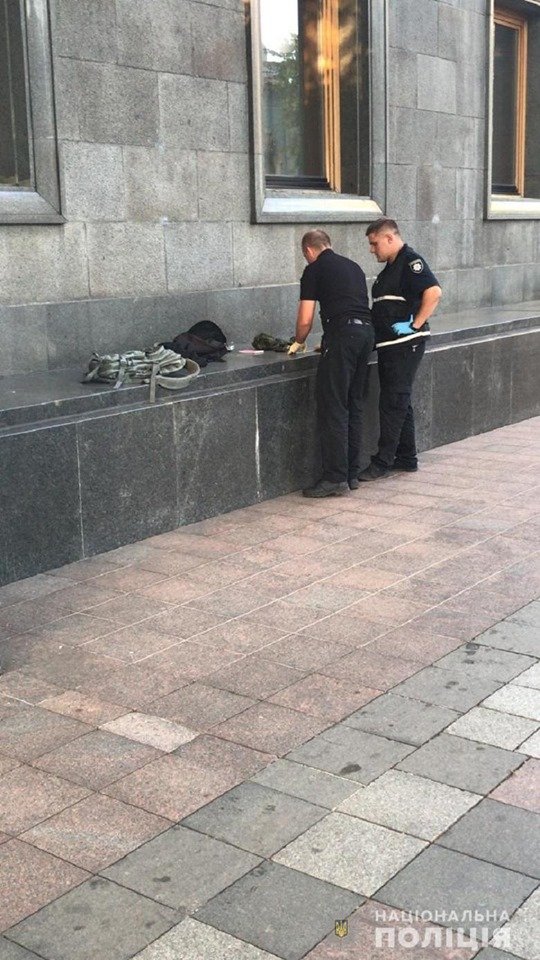 Во время поверхностного осмотра стражи порядка обнаружили у парня гранату и запал