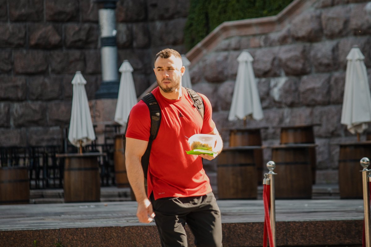 Дела-делами, а завтрак по расписанию